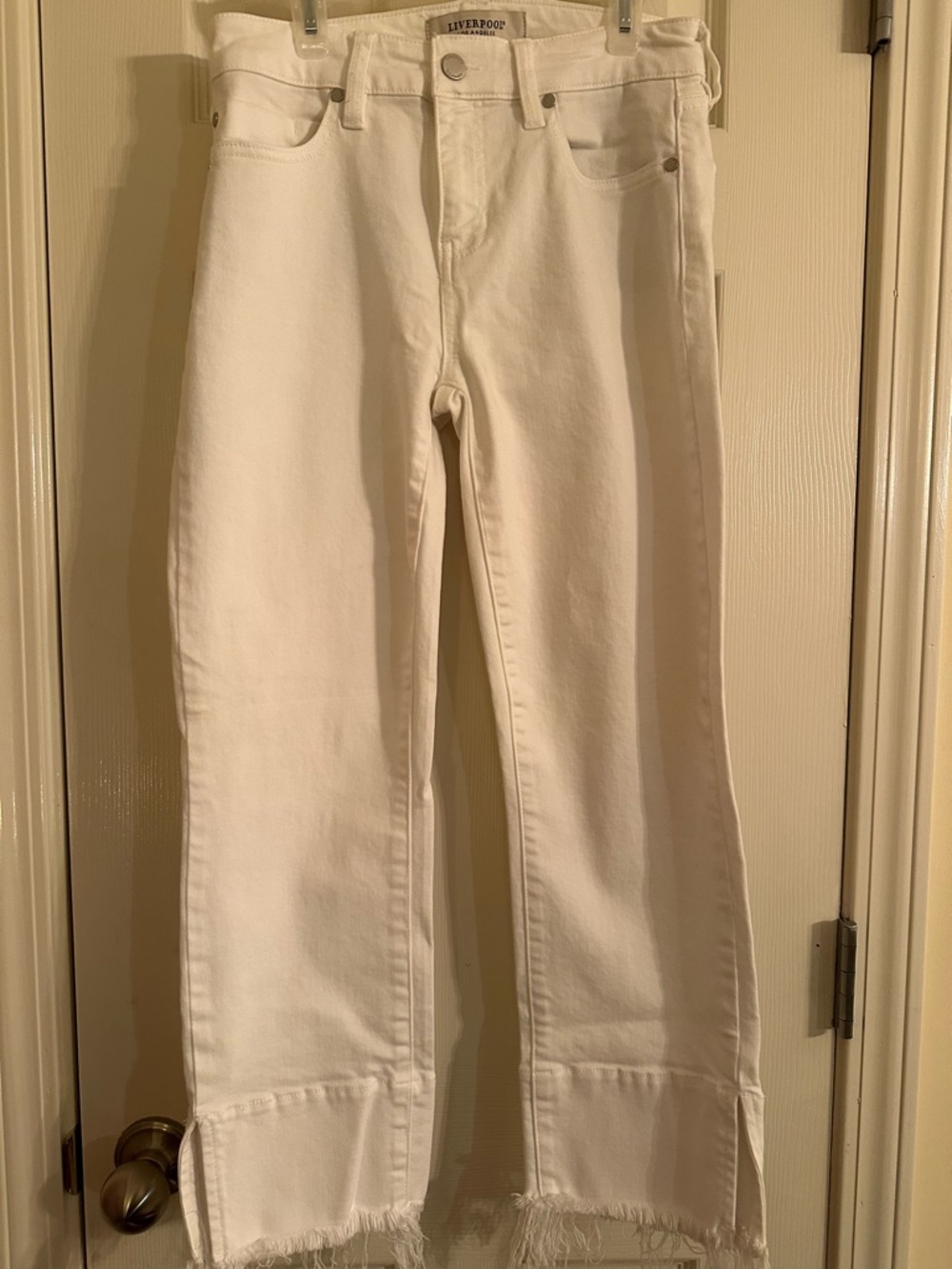 Women’s Size 2 Liverpool White Straight-Leg Jeans with Frayed Hem